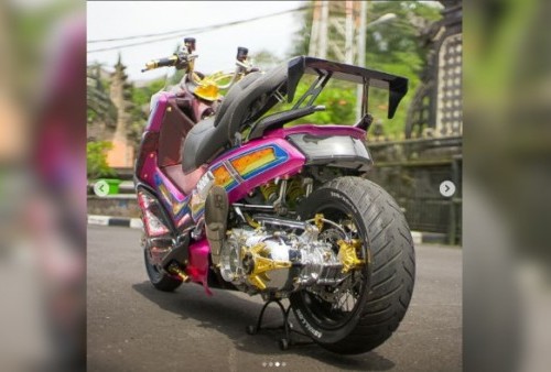 Unik! Modifikasi Yamaha NMax 2020 Bergaya Lowrider dari Bali ini Sukses Curi Perhatian Juri di Ajang Customaxi Yamaha