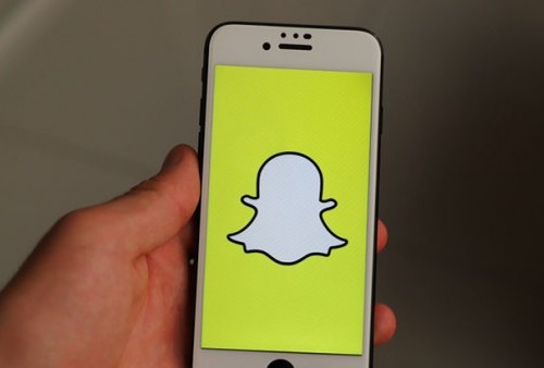 Kabar Baru, Sekarang Snapchat Bisa Berbagi Video YouTube Pakai Stiker