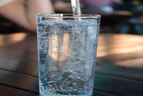 Yuk! Minum Air Hangat Pagi Hari dan Rasakan 5 Manfaatnya 