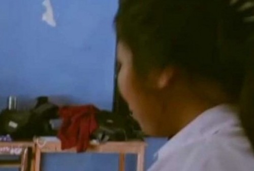 Miris! Video Aksi Siswa-Siswi di Kupang Pesta Miras dan Merokok di Kelas Viral, Tanggapan Pihak Sekolah?