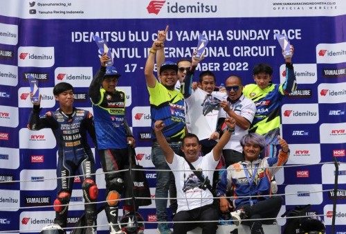 YROI Batik Yuasa Alrasyid Indo Racing Raih 5 Podium dan Juara Umum R15 COMM B