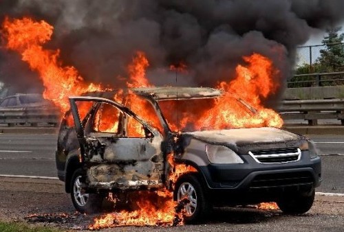 Kasus Mobil Terbakar, Pahami Kiat yang Tepat Sebelum Terlambat