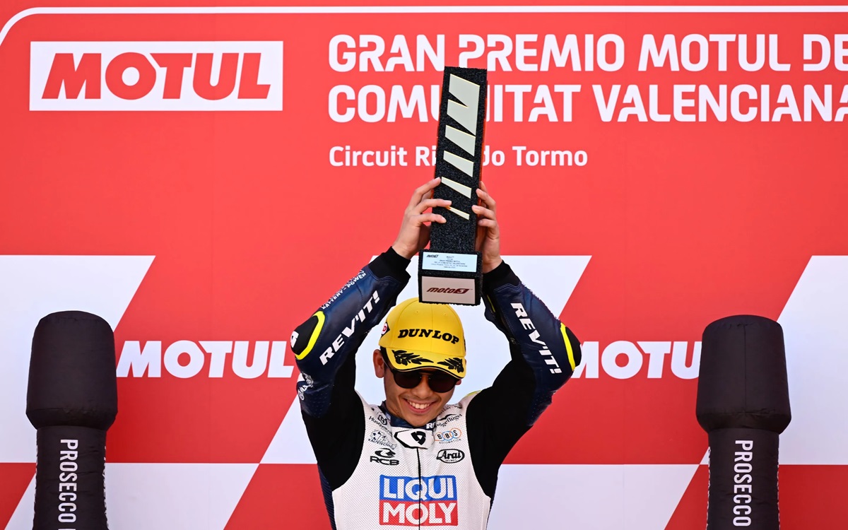 Ayumu Sasaki Tutup Musim dengan Kemenangan di Moto3 Valencia