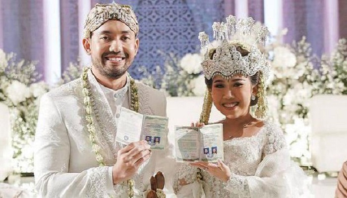 Kiky Saputri Lupa Undang Sule ke Pernikahan dengan M Khairi, Ternyata Undangannya 'Nyasar' ke Wanita Ini