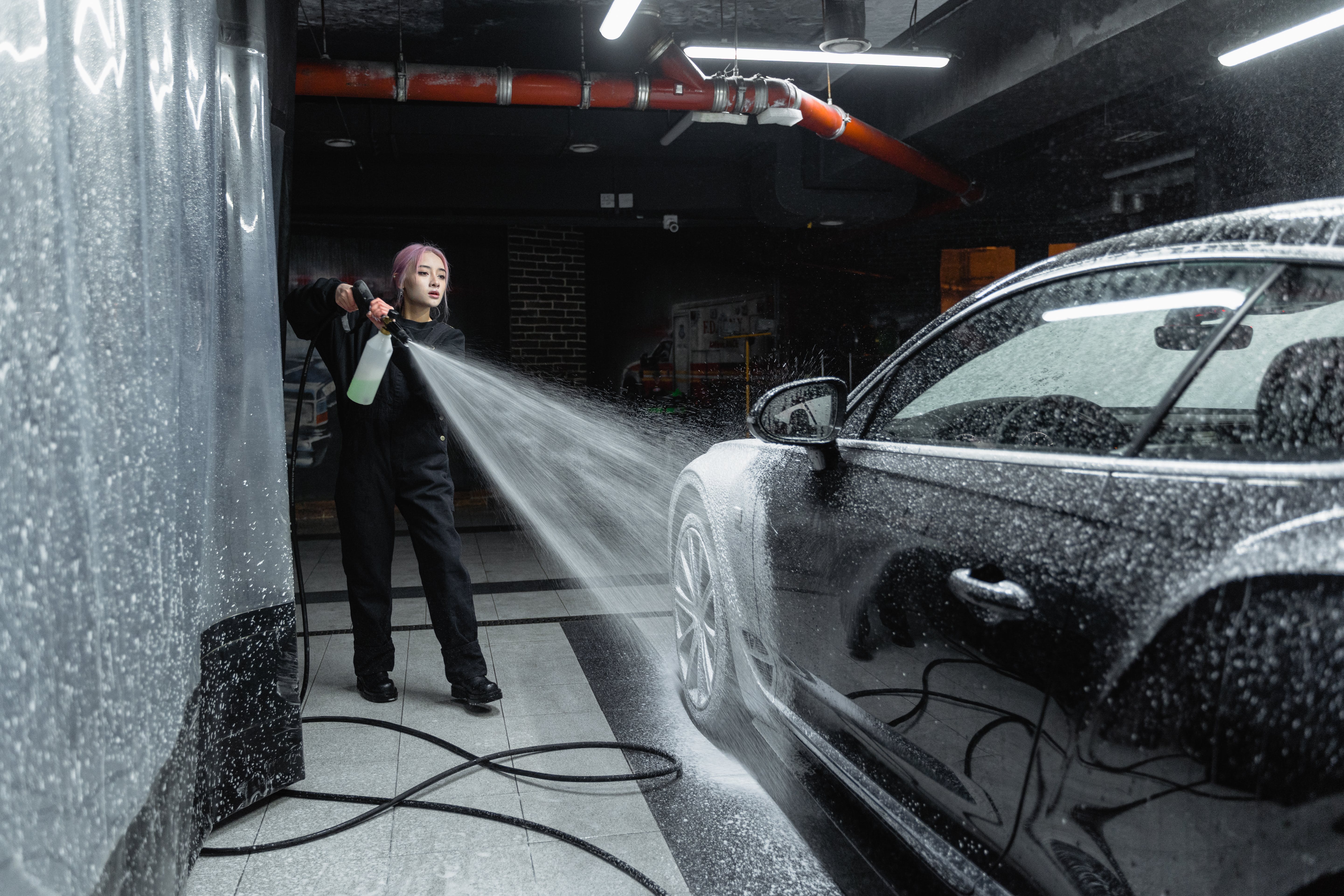 9 Keuntungan Mencuci Mobil Secara Cepat Setelah Terkena Hujan, Wajib Paham!