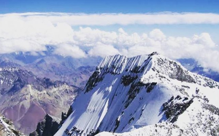 Salju di Puncak Haya Papua Terancam Mencair!