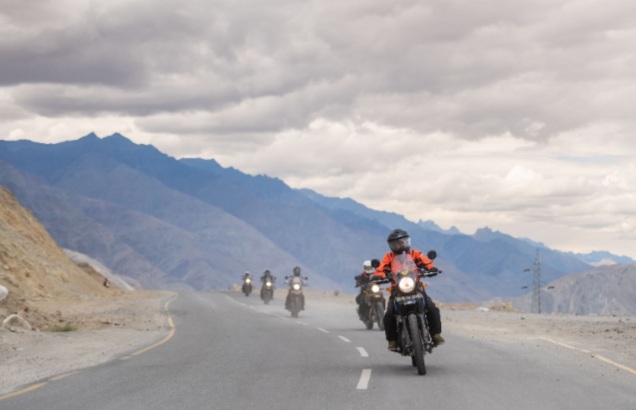 Ajang Riding Moto Himalaya 2022 Diikuti 60 Pengendara Melintasi Pegunungan Salju