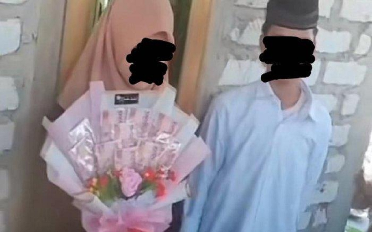 Viral! Bocah SD Tunangan Bawa Uang 'Mahar' Rp 1 Juta, Dikemas Dalam Bentuk Bunga Buket