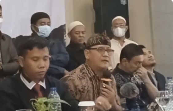 Sindir 'Kalimantan Tempat Jin Buang Anak', Tagar #TangkapEdyMulyadi Viral, Masyarakat Kalimantan Emosi Berat!