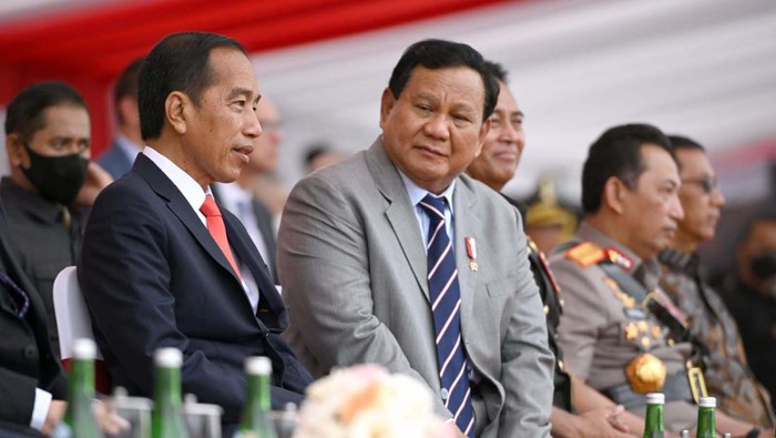 Terlihat Lebih Condong ke Prabowo, Rocky Gerung Nilai Jokowi Sudah Tak Dihargai Megawati