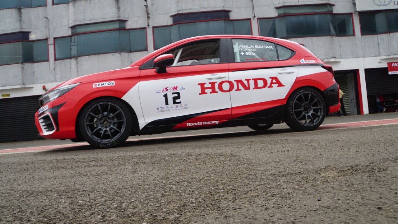 Para Pebalap Honda Racing Indonesia Raih Juara pada Seri ke-2 ISSOM 2022