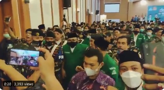 Gempar! Video Gus Yaqut Hadiri Konferwil XVIII GP Ansor DKI Jakarta Dikawal Ketat Banser, Kok Ada Hastag #PecatBarenoDariMUI?