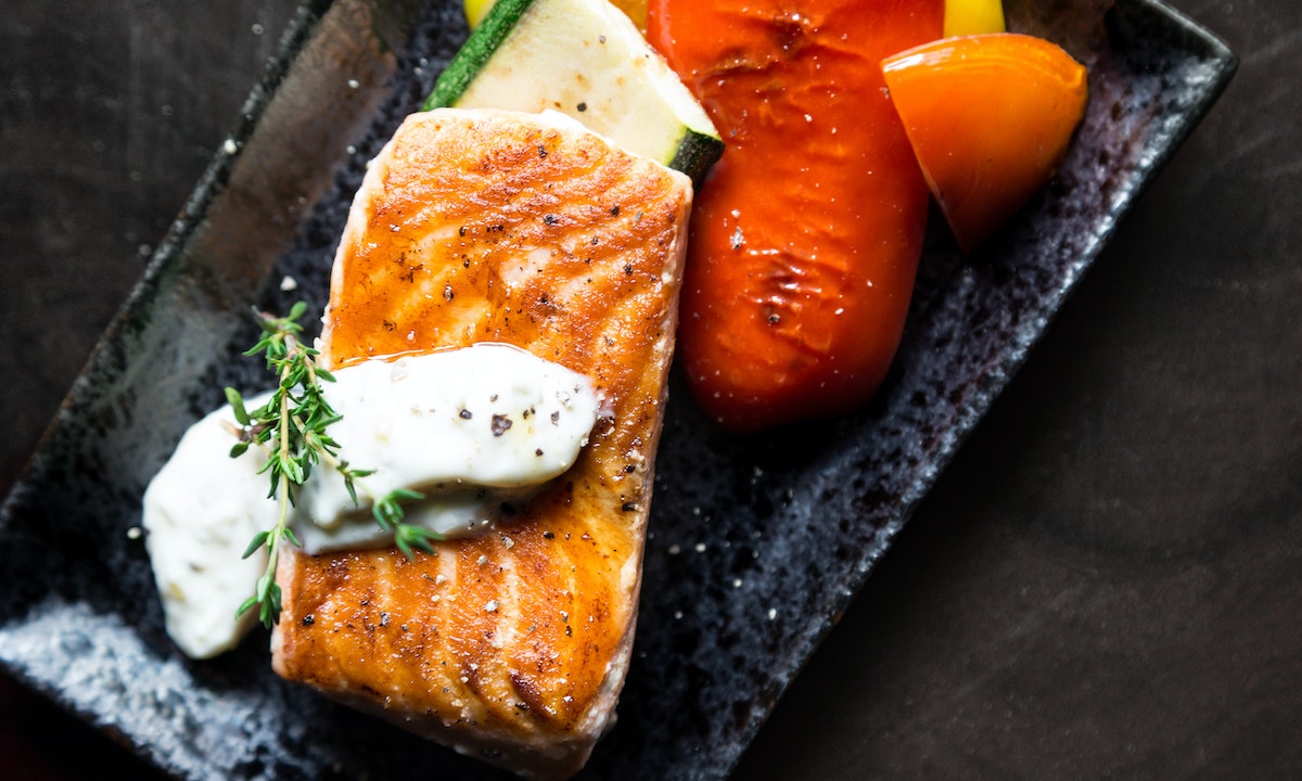 Resep Baked Salmon Ala Resto yang Mudah dan Simpel untuk Dibuat, Cocok Jadi Hidangan Makan Malam Bersama Keluarga