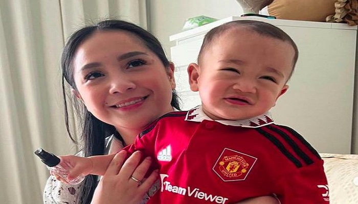 Viral Rayyanza Masuk Instagram Manchester United Gegara Pakai Jersey MU: Admine Wong Nganjuk?