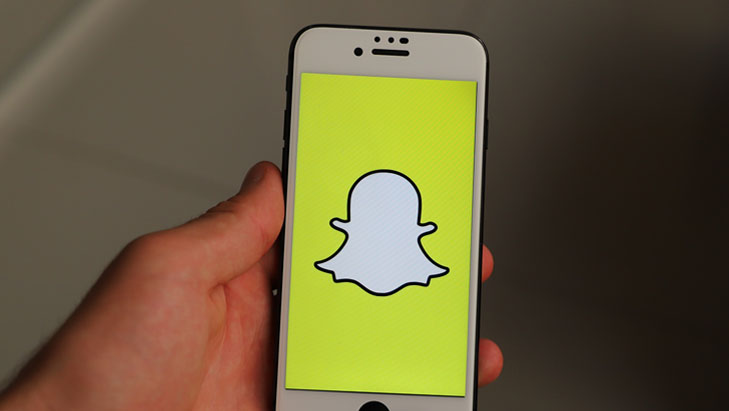 Kabar Baru, Sekarang Snapchat Bisa Berbagi Video YouTube Pakai Stiker
