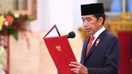 Jokowi Lantik Anggota DKPP Unsur Tokoh Masyarakat, Ini Anggotanya!