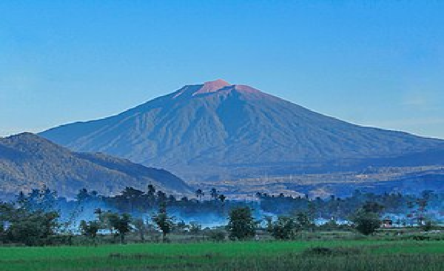Indahnya Panorama 5 Gunung Tertinggi di Indonesia, Kalian Pernah Mendaki yang Mana?