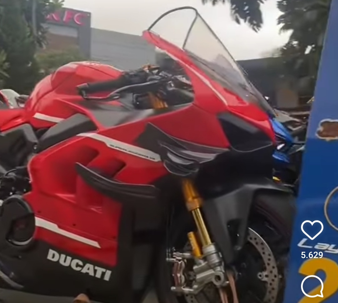 Sederetan Moge Mewah Doni Salmanan Dibawa Mobil Towing; Mulai Kawasaki H2, Ducati Superleggera Sampai Matik