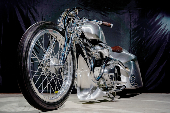 Royal Enfield Perkenalkan Sepeda Motor Kustom Pertama Hasil Kolaborasi dengan AMS Garage di Kustomfest 2024 