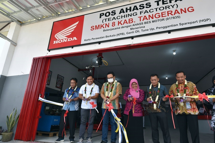 Wahana Bangun Bengkel AHASS di SMK 8 Tangerang, Bisa Nimba Ilmu Sambil Praktek