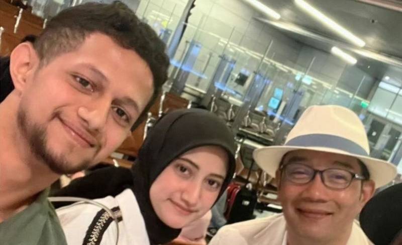 Ini Dia Orang yang Ajak Foto Ridwan Kamil saat Sedang Berduka, Ribuan Netizen Serang Akun Instagramnya