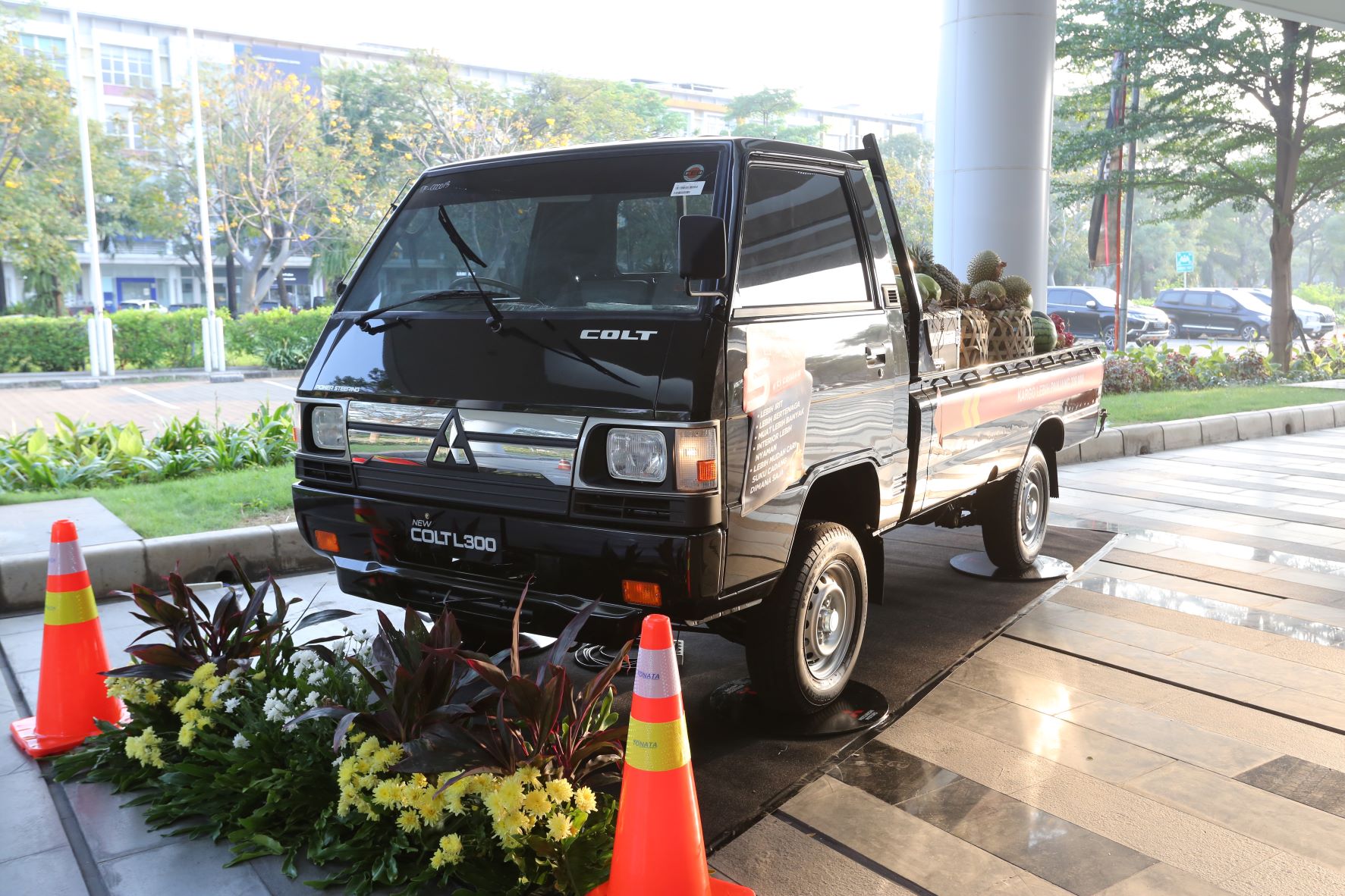 Giliran Pelanggan Loyal Mitsubishi di Bekasi 'Kencan' dengan New Colt L300