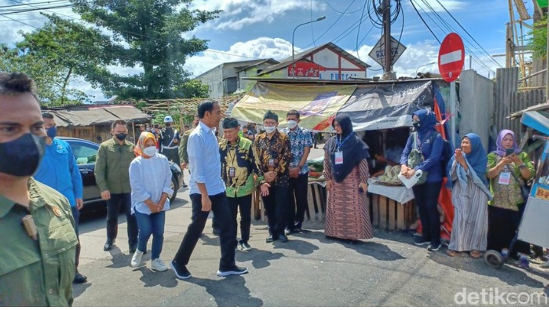 Jokowi Datang, Gundukan Sampah dan Jalan Bebatuan Pasar Balendaah Bandung Mendadak Hilang