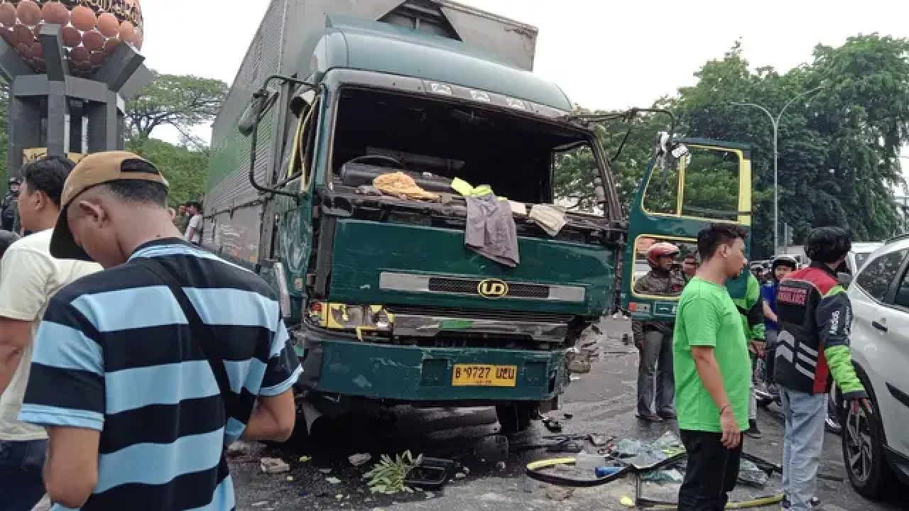 Astagfirullah! Ternyata Supir Truk Ugal-Ugalan Bukan Asli Pengemudi, Fakta Baru Terungkap