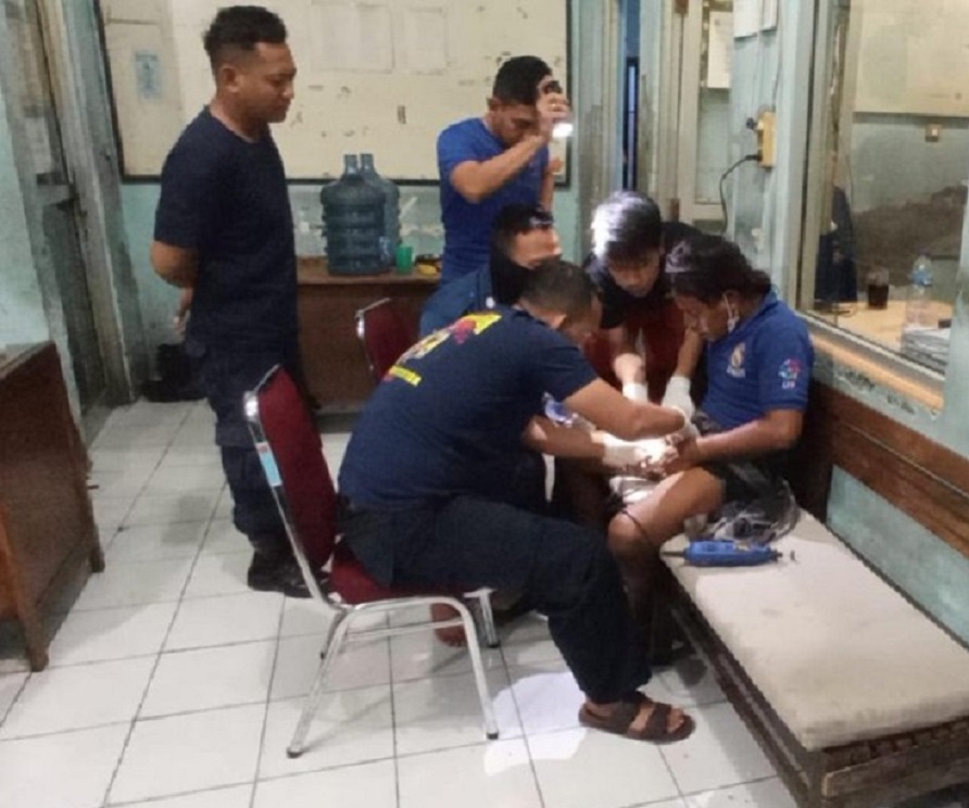Gabut Parah! Bapak-bapak di Semarang Memasukan Cincin ke Penis Malah Nyangkut, Panik Minta Bantuan Damkar