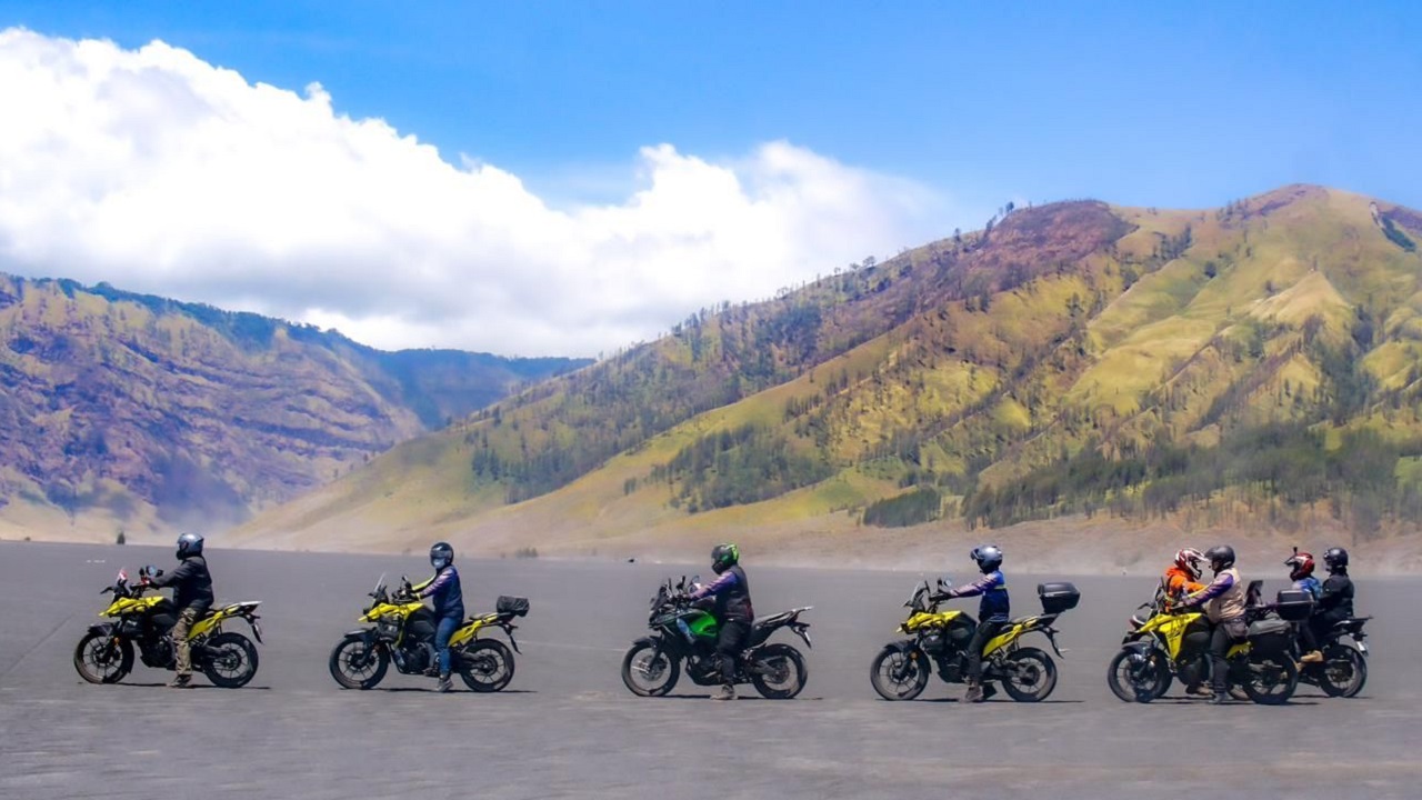 Suzuki Indonesia Rayakan Satu Tahun Komunitas V-Strom Indonesia Owners di Bromo!