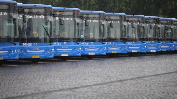 SAG Dukung TransJakarta dengan Meluncurkan 90 Bus Listrik High Deck