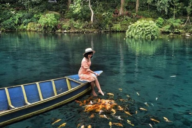 Keajaiban Danau Dua Warna di Destinasi Wisata Majalengka, Situ Cipanten!