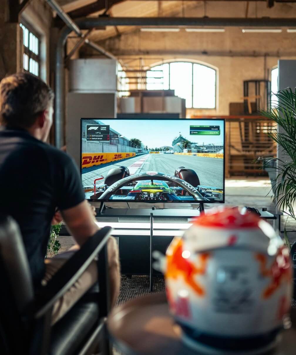 Max Verstappen Rutin Latihan F1 Simulator di Rumahnya