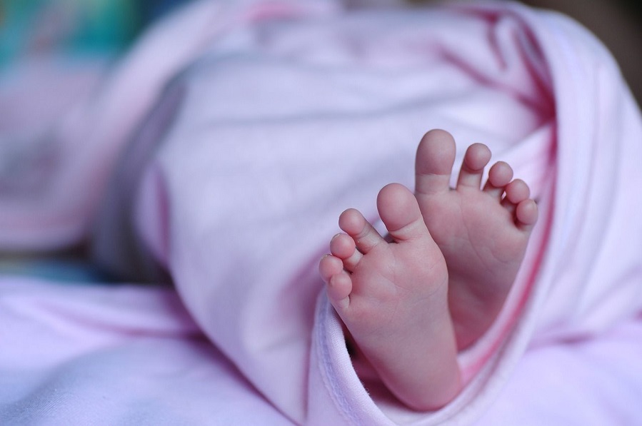 Bayi Ditemukan Dalam Kondisi Mabuk, Sang Ibu Nekat Isi Botol Susu dengan Alkohol Agar Anak Tak Cengeng!
