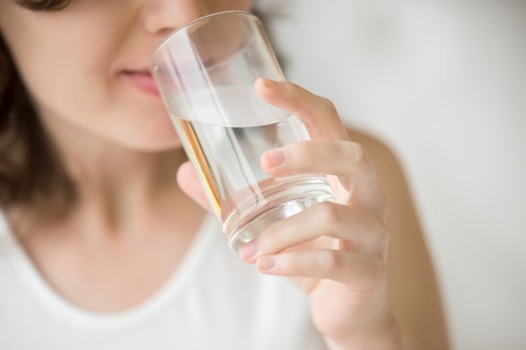 Terkuak! Inilah Mengapa Minum Air Putih Setelah Bangun Tidur Mampu Merubah Hidupmu