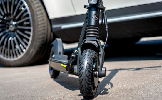 Mercedes-AMG E-Scooter: Skuter Listrik Unik dengan Jarak Tempuh 40 Km
