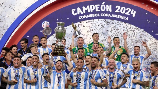 Laga Sempat Tertunda, Messi Menangis karena Cedera dan Argentina Juara