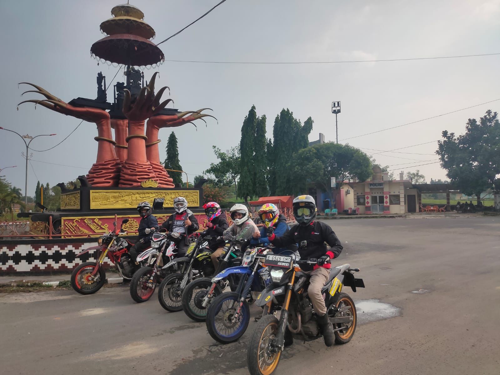 Uji Kekompakan, 13 Kracker Jabodetabek Turing Menuju Jambore Supermoto Sumatera 2023