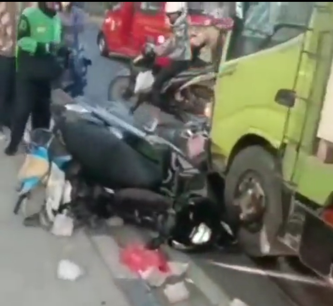 Kecelakaan Lalu Lintas: Truk Tabrak 7 Pemotor di Lenteng Agung, Jakarta Selatan