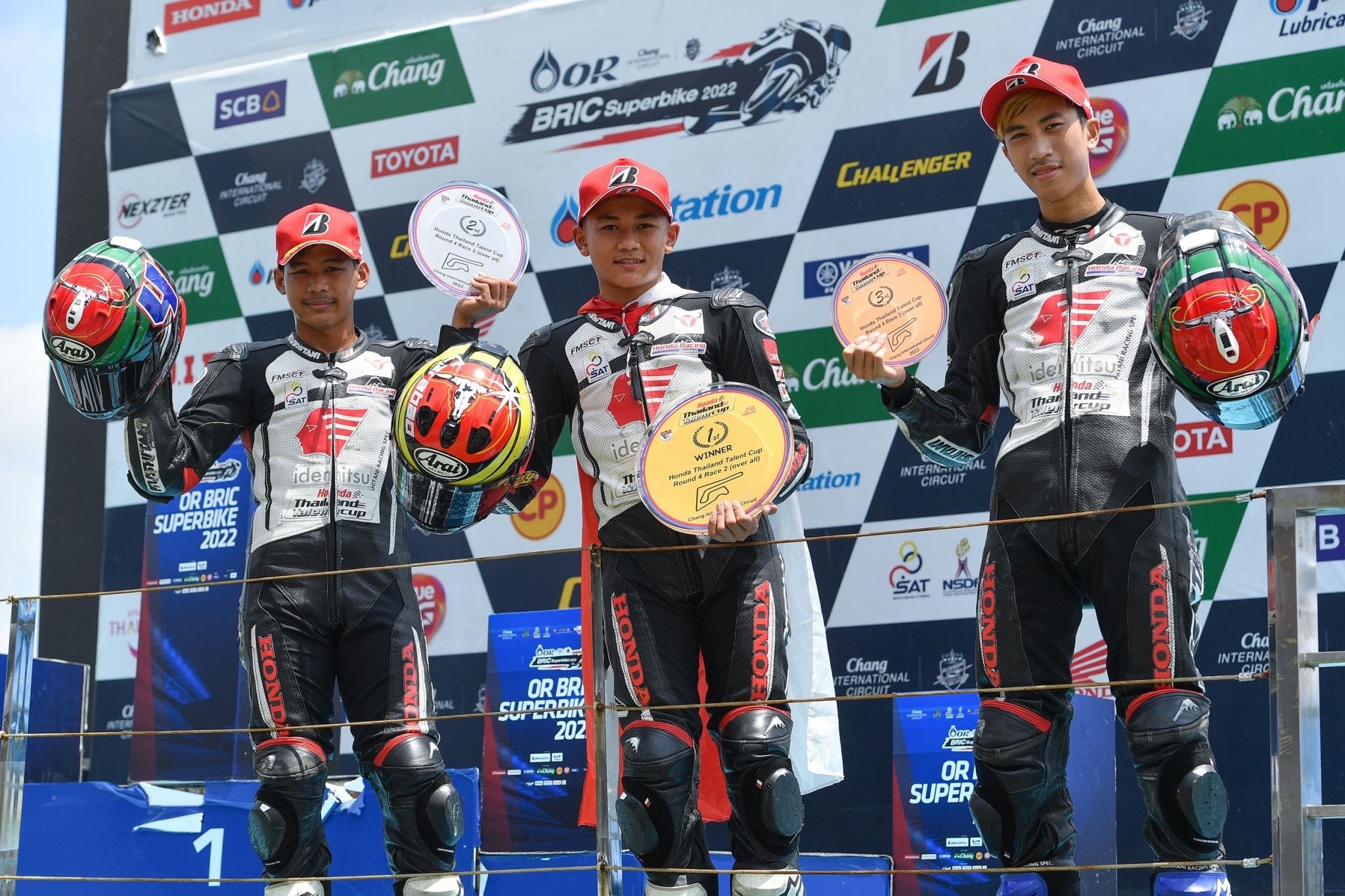 Kalahkan Pembalap Tuan Rumah, Decksa Almer Jadi Pemenang di Seri 4 TTC 2022, Thailand