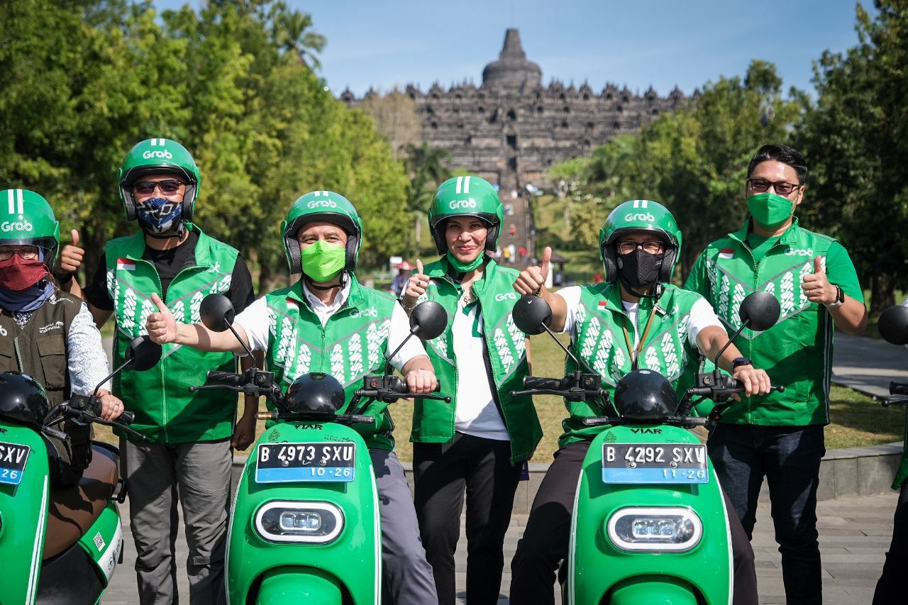 Asik, Kawasan Wisata Candi Borobudur Kini Punya Layanan Motor Listrik Keliling