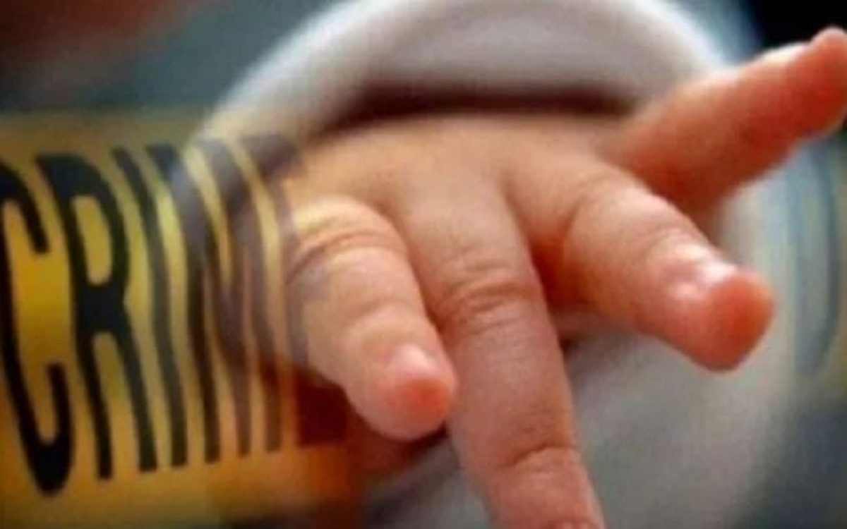 Ibu Nggak Punya Hati! Viral Video Emak-emak di Jaksel Tenggelamkan Bayi di Ember