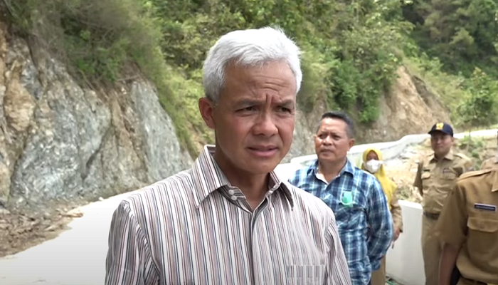 Ganjar Pranowo Emosi Lihat Proyek Jalan Kebumen Rp 7 M: Duit Rakyat Jangan Dimainkan!