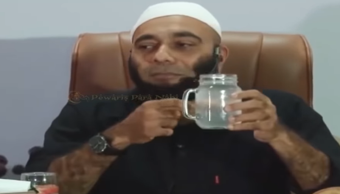 Dr Zaidul Akbar Ungkap Keistimewaan Minum Air Kelapa Tua