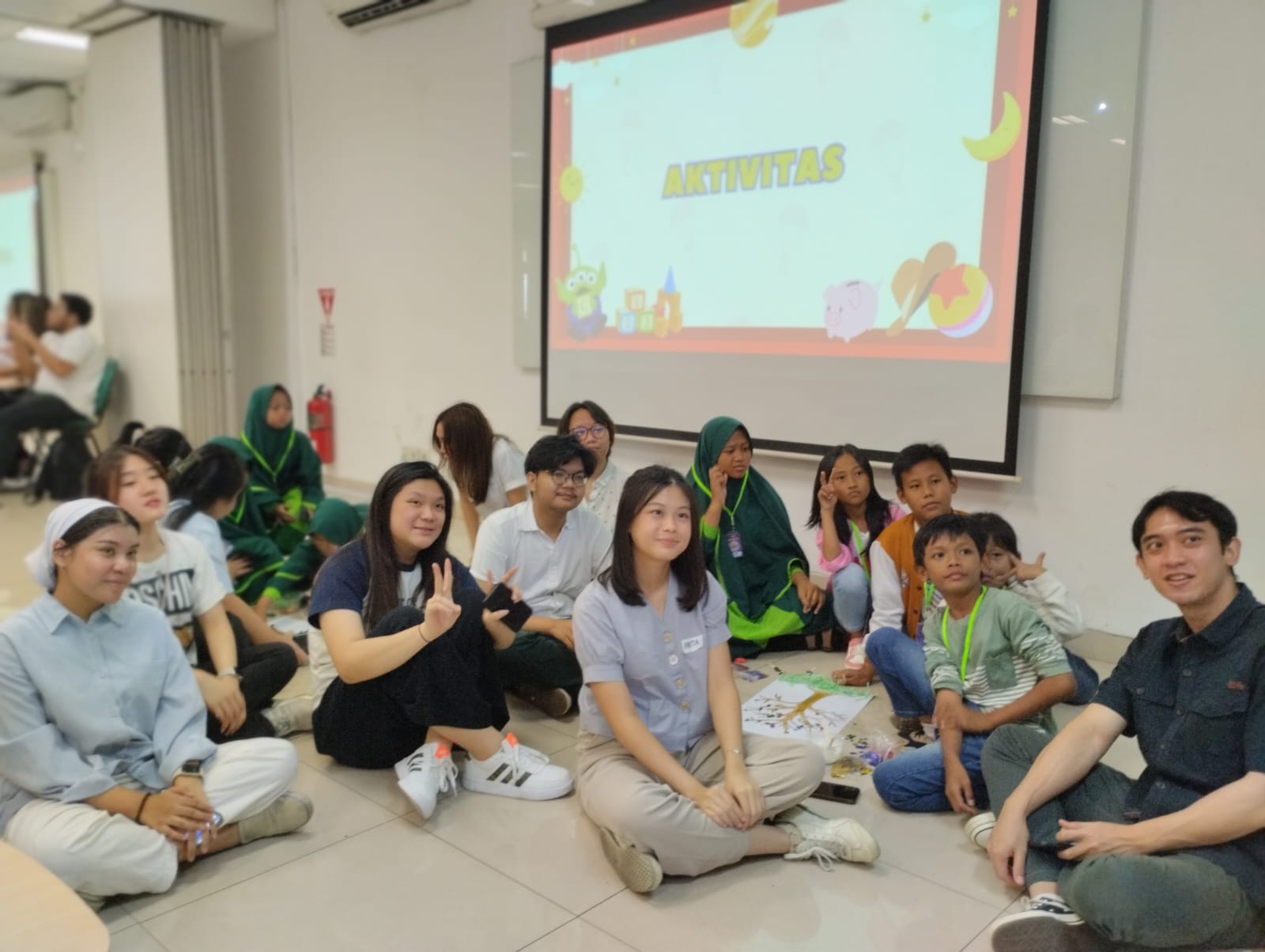 AMSA Universitas Atma Jaya Berbagi Kasih dalam Charity Children Camp 2024