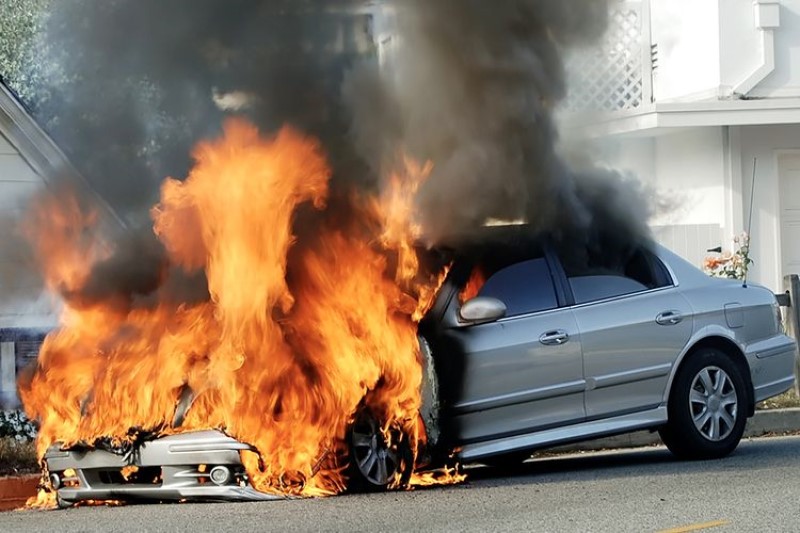 Terawangan Anak Indigo Tigor Otadan, Akan Ada Mobil Artis yang Terbakar: Ciri-ciri Mobilnya Jelas!