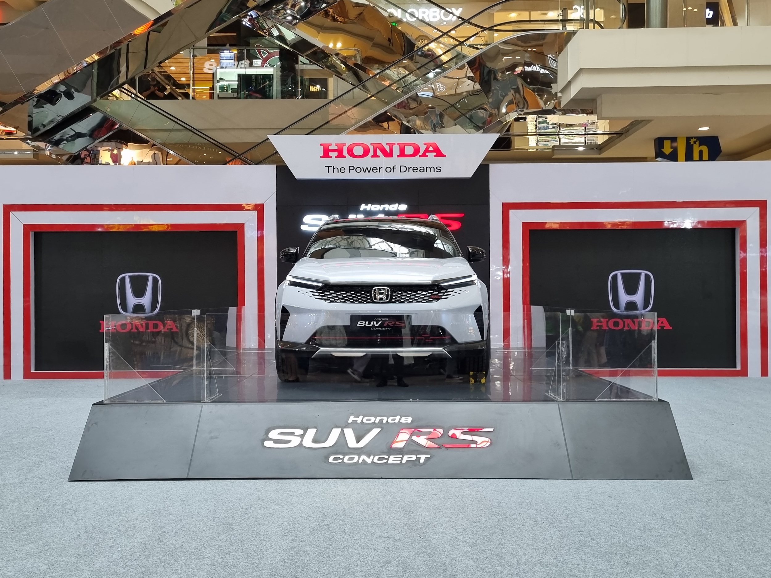 Setelah ke Bandung Honda SUV RS Concept Kini Menyapa Pecinta Otomotif di Semarang