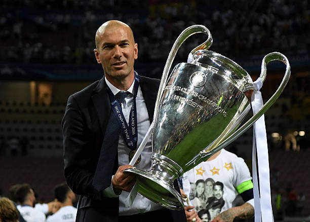 Pengen Balikan, Presiden Madrid Ini akan Panggil Zidane Lagi