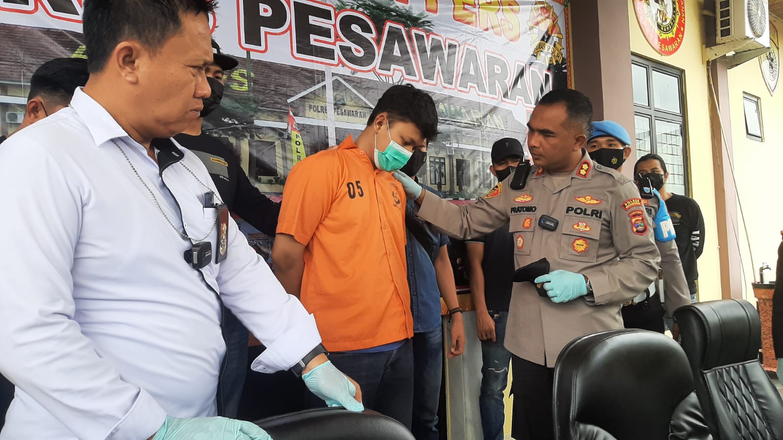    Polisi Gulung Mantan Karyawan Pencurian di Alfamart