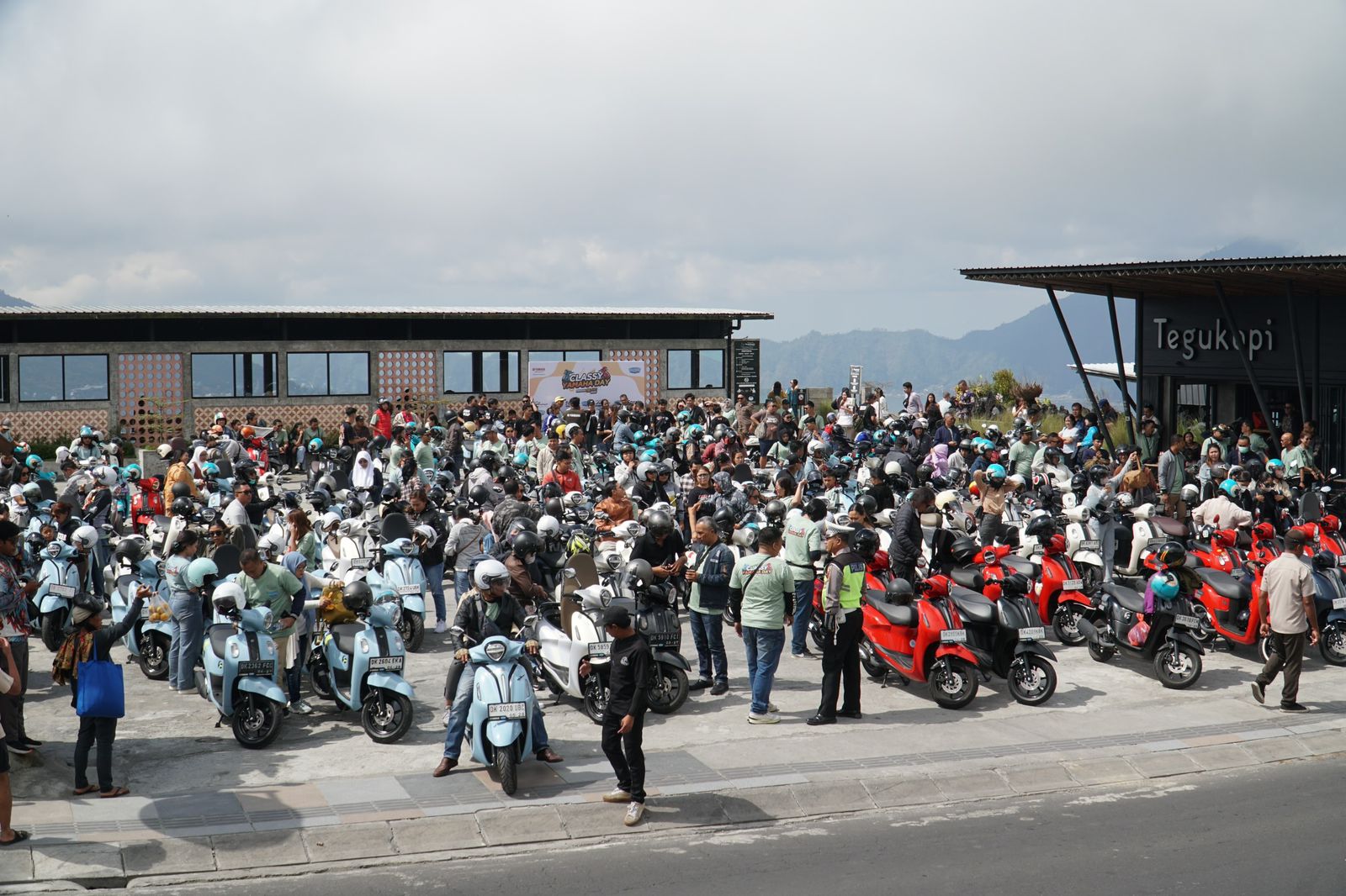 Intip Keseruan Ribuan Bikers Yamaha Riding Bareng di 20 Kota